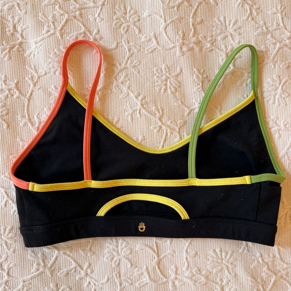 Spiritual Gangster Helena Bra and Kaia Legging Set - Picture 6 of 10